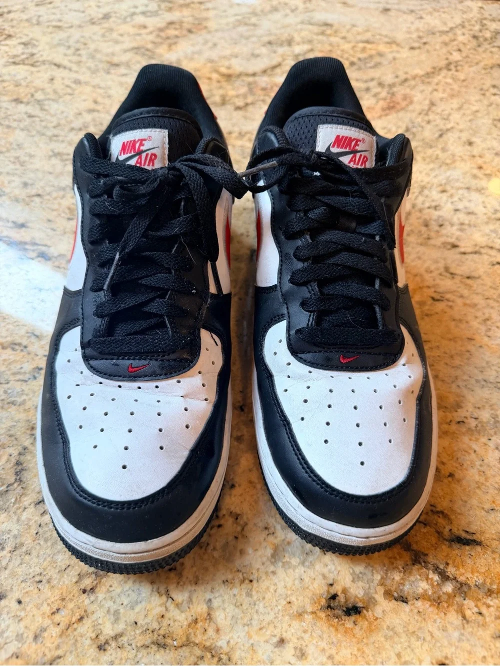 Nike Low-Top Sneaker — Black, White & Red